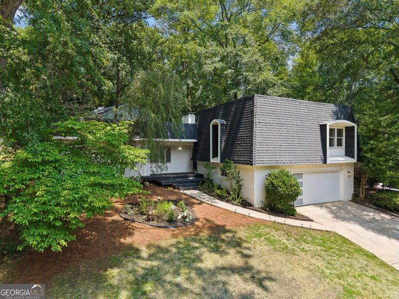 Photo 2 of 700 Cedar Knoll Drive