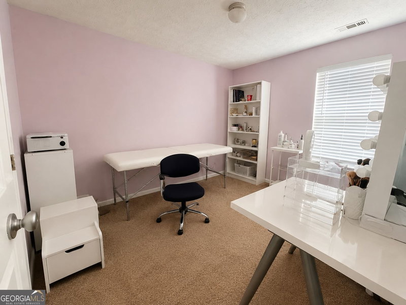 Photo 9 of 207 Sequoia Pte RD