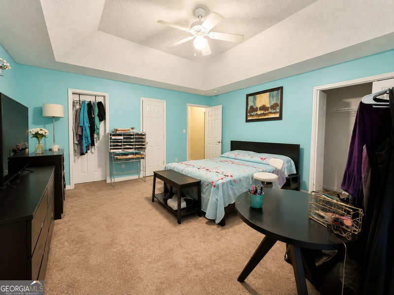 Photo 10 of 207 Sequoia Pte RD