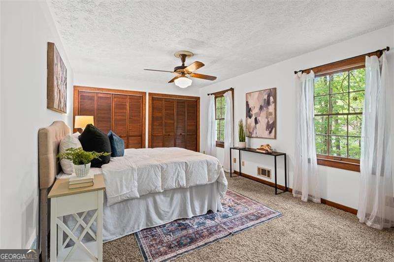Photo 11 of 4037 Crossfield Place