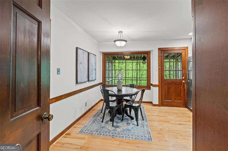 Photo 8 of 4037 Crossfield Place