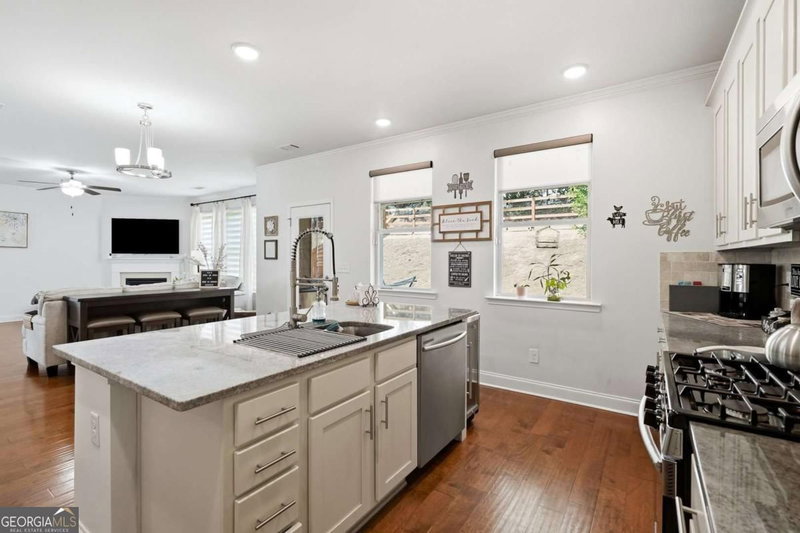 Photo 13 of 352 Hinton Farm Way