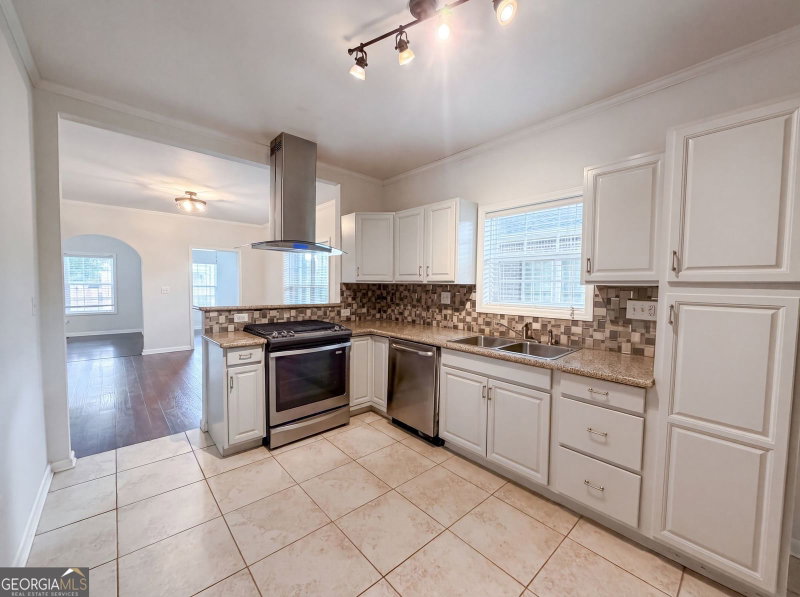 Photo 2 of 1773 Sylvan Road SW