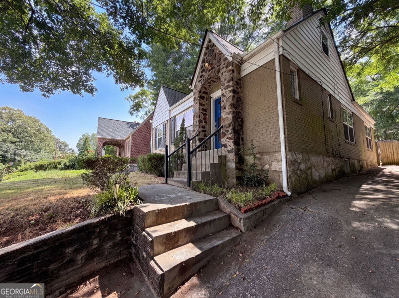 Photo 19 of 1773 Sylvan Road SW