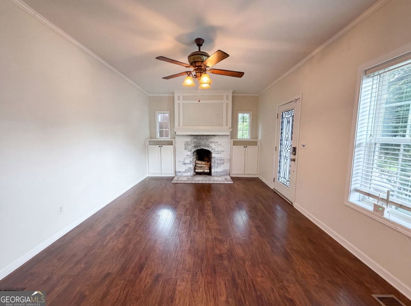 Photo 3 of 1773 Sylvan Road SW