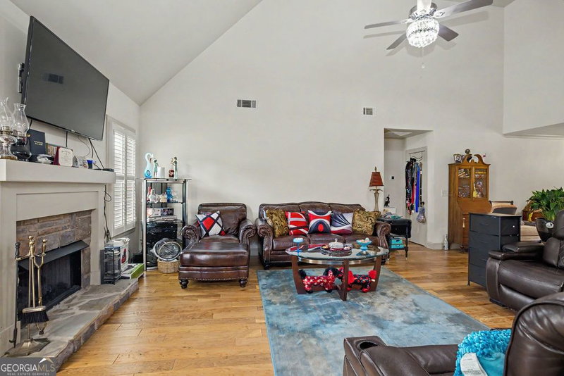 Photo 12 of 102 Brookstone Drive