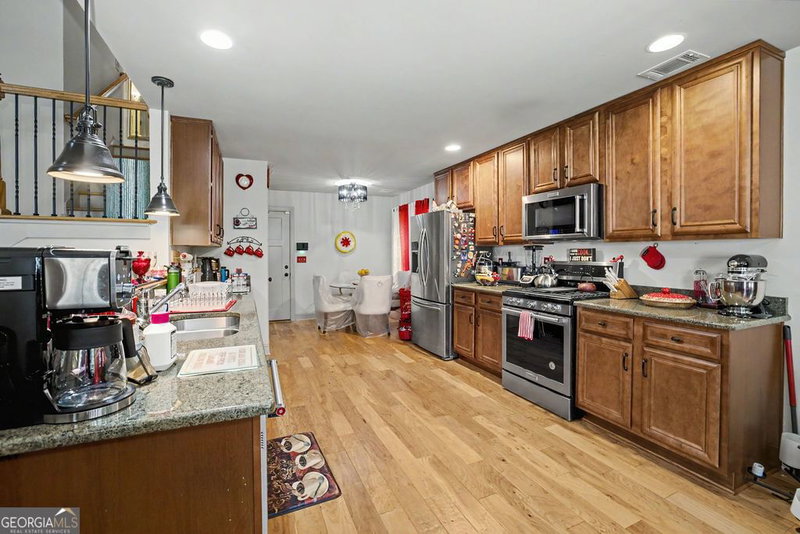 Photo 16 of 102 Brookstone Drive