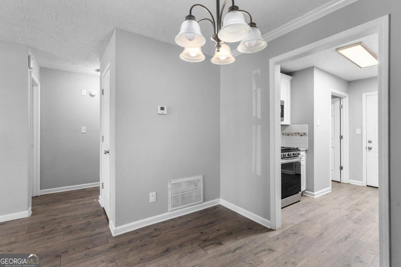 Photo 9 of 501 Timber Ridge Court
