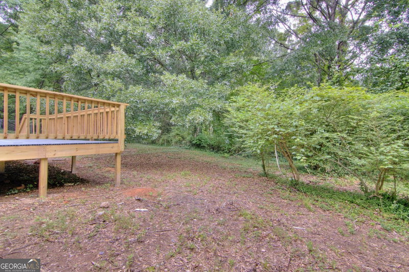 Photo 9 of 18 Regal Way NW