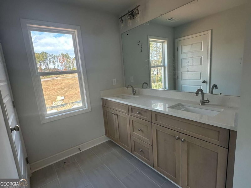 Photo 10 of 360 Summerville Lane