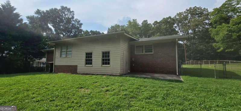Photo 3 of 1156 E Fayetteville Road