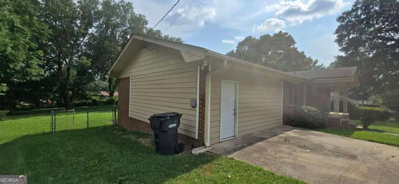 Photo 6 of 1156 E Fayetteville Road