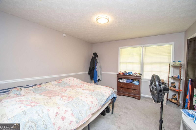 Photo 19 of 128 Robinhood Drive