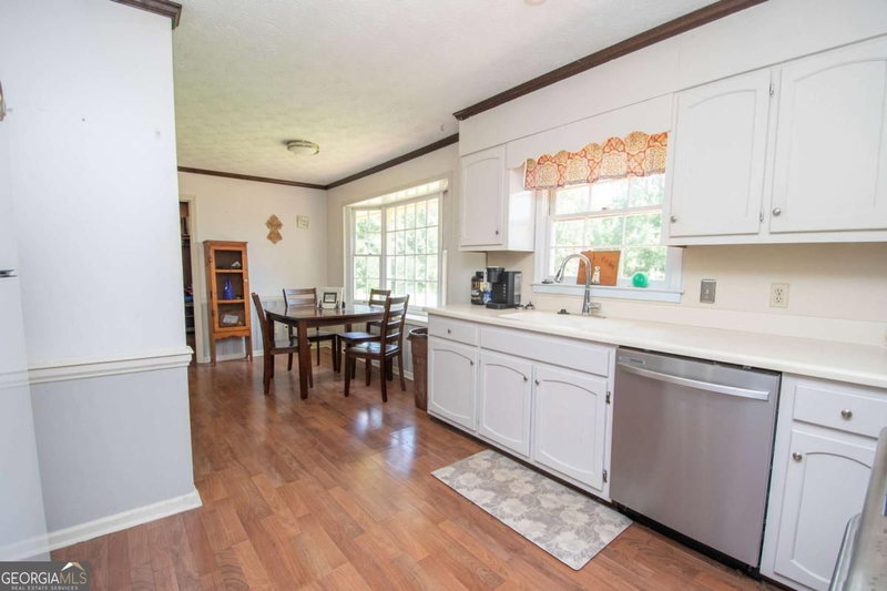 Photo 10 of 128 Robinhood Drive