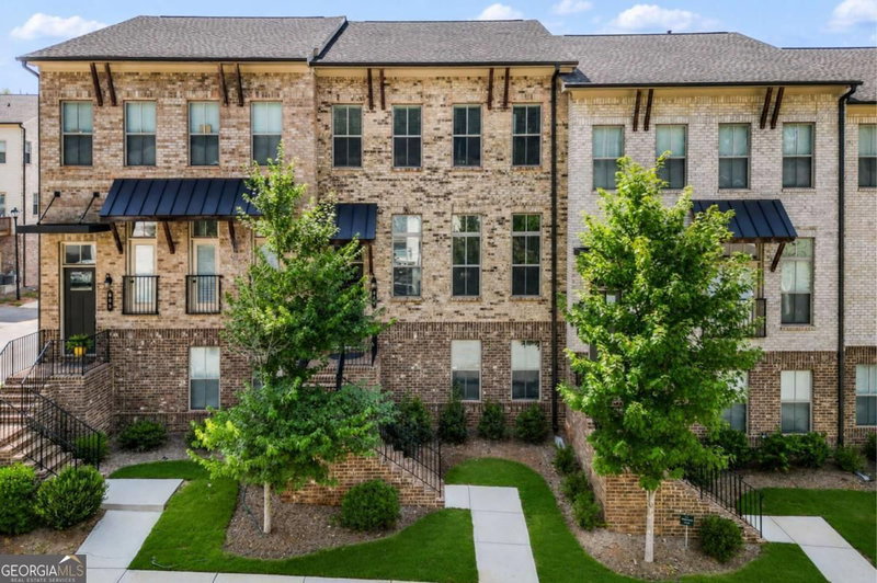 600 Alexander Hills