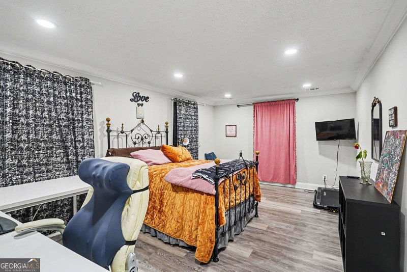 Photo 22 of 166 Kipling Way