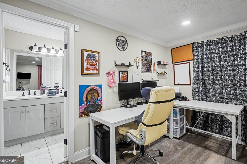 Photo 25 of 166 Kipling Way