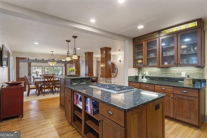 Photo 11 of 6402 Lakeview Drive