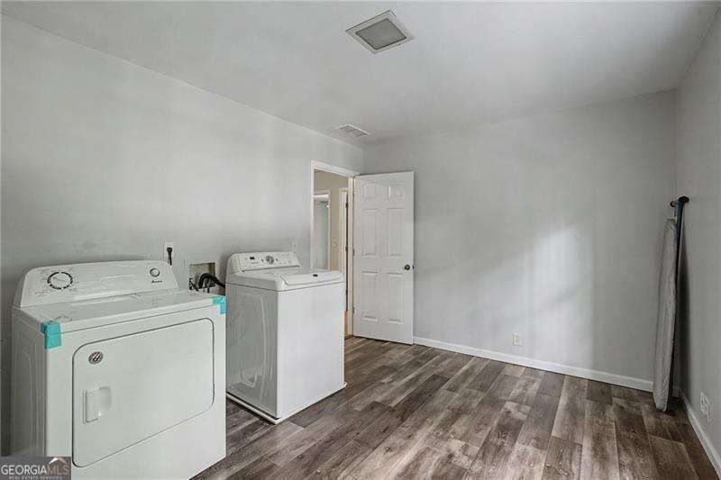 Photo 33 of 4044 Jewelers Court SW