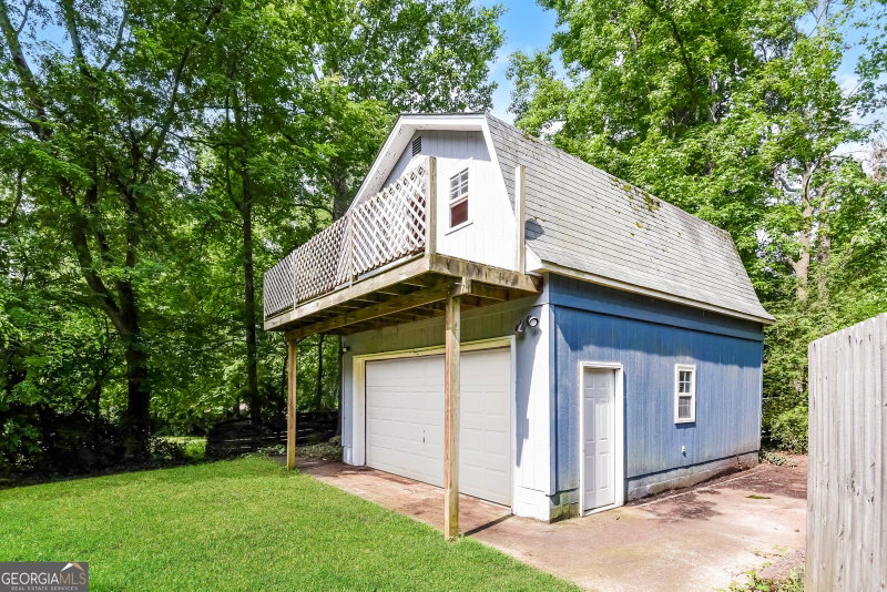 Photo 3 of 6581 Windsor Drive