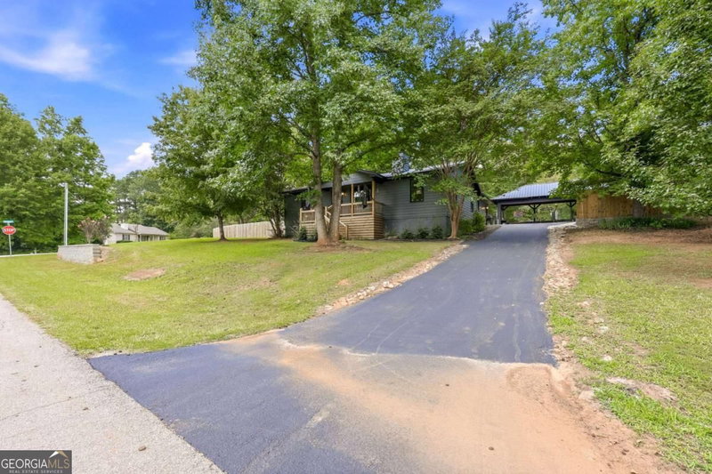 Photo 4 of 101 Fairlane Court