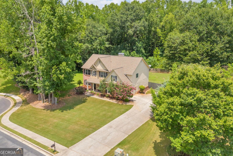 Photo 2 of 1729 Lakeland Lane