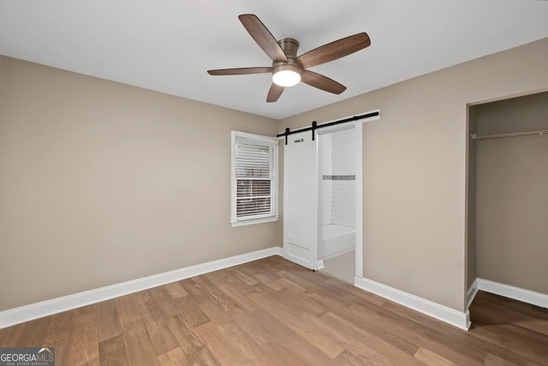 Photo 12 of 2462 Macon Drive SW