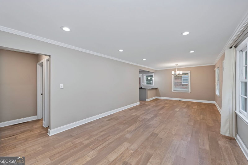 Photo 5 of 2462 Macon Drive SW