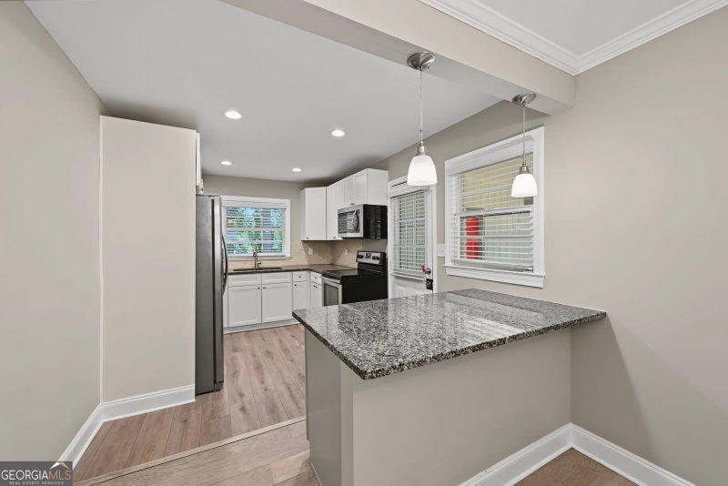 Photo 8 of 2462 Macon Drive SW