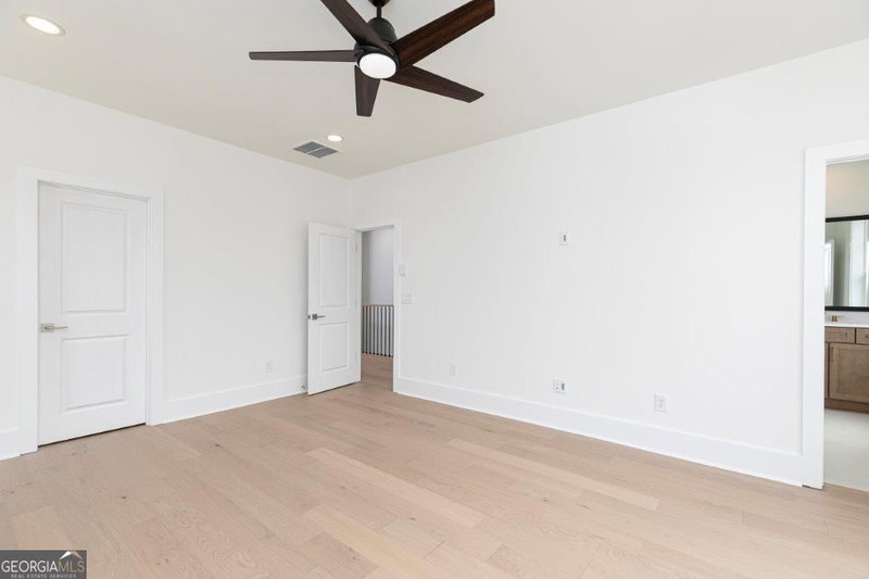 Photo 18 of 2255 Crestview Drive NE #43
