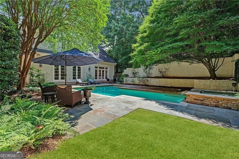 Photo 5 of 82 Blackland Road NW