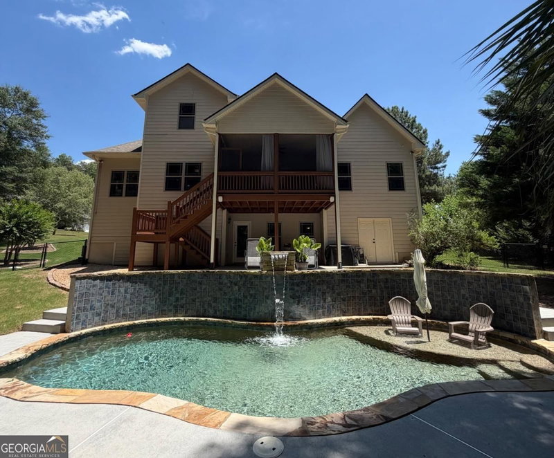 Photo 3 of 1020 Honey Lane