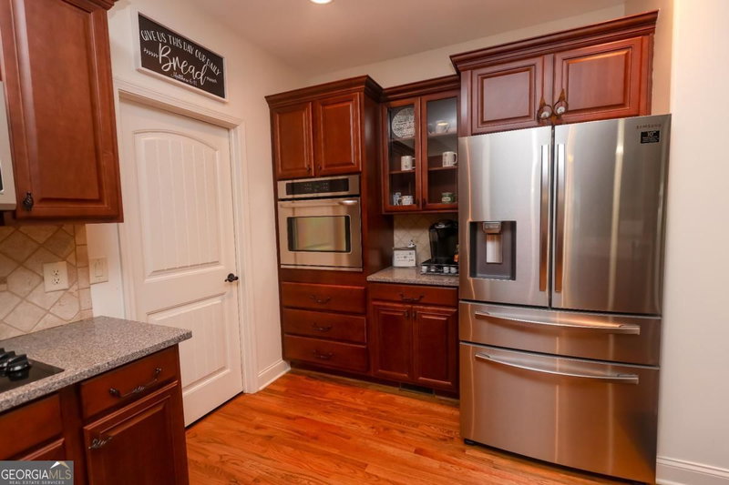 Photo 7 of 1020 Honey Lane