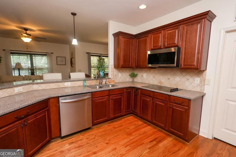 Photo 8 of 1020 Honey Lane