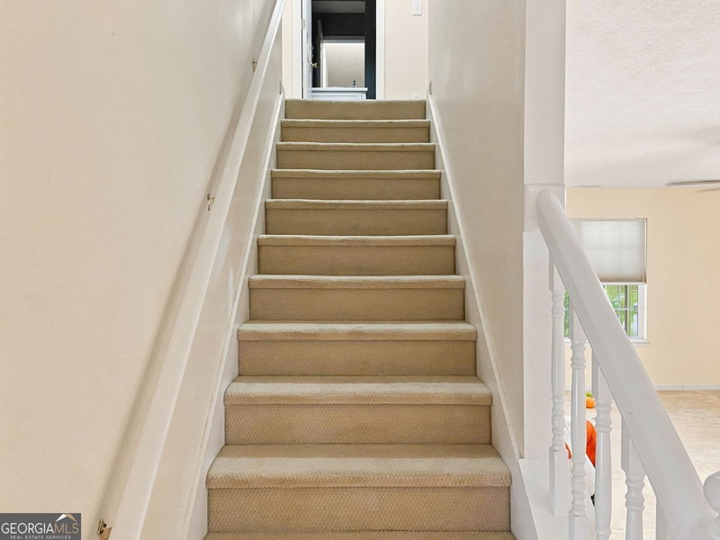 Photo 7 of 900 Willow Springs Court