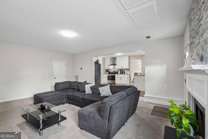 Photo 4 of 6612 Pamplona Place