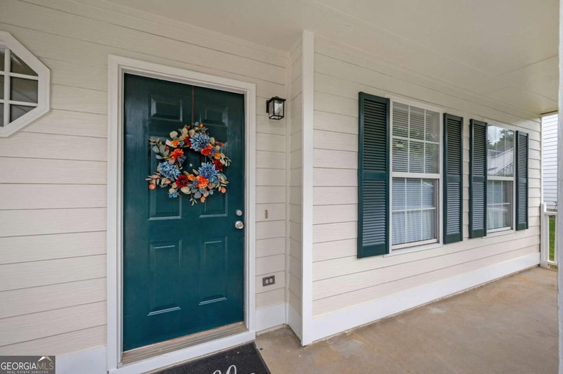 Photo 2 of 2164 Dresden Green NW
