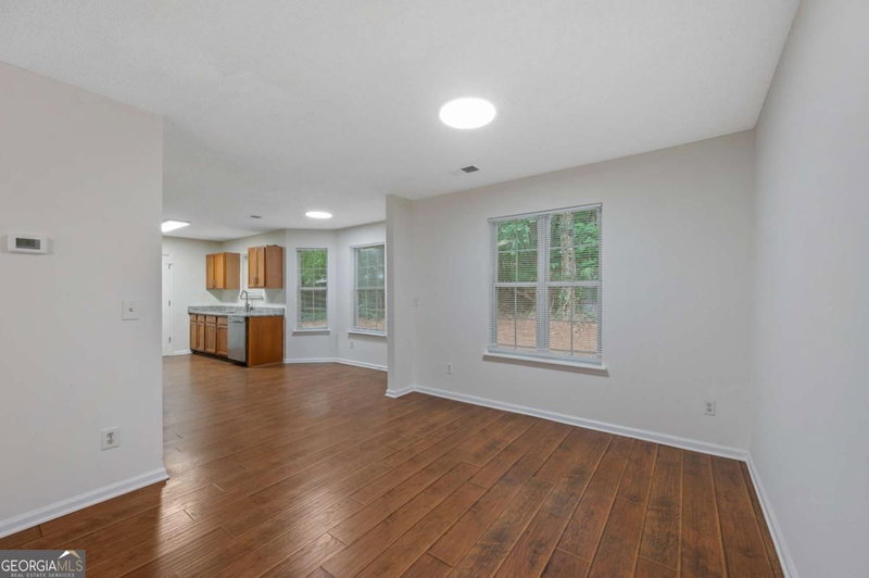 Photo 11 of 2164 Dresden Green NW