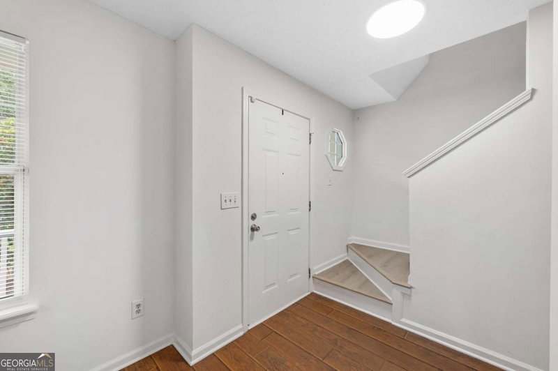 Photo 4 of 2164 Dresden Green NW