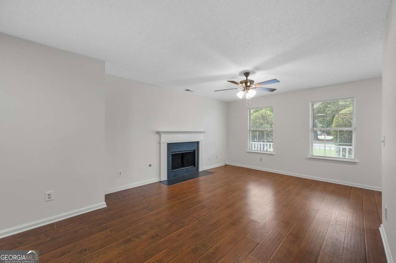 Photo 6 of 2164 Dresden Green NW