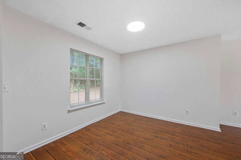 Photo 10 of 2164 Dresden Green NW
