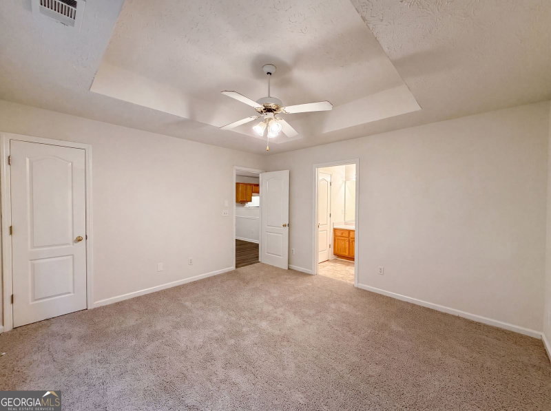 Photo 4 of 10543 Crabtree Drive