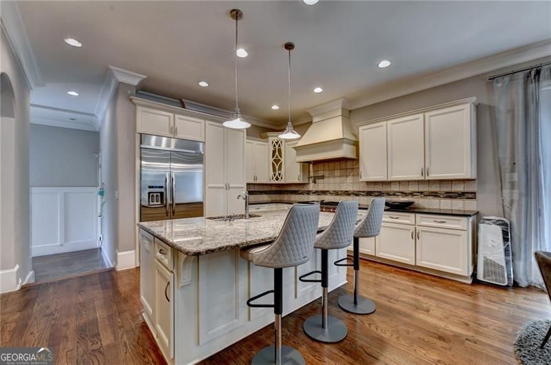 Photo 11 of 215 Penrith Place