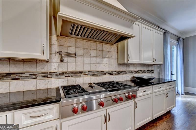 Photo 13 of 215 Penrith Place