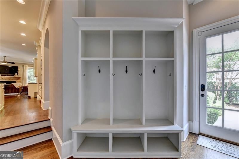 Photo 9 of 215 Penrith Place
