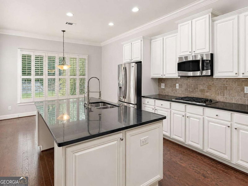 Photo 11 of 514 Glenmanor Court