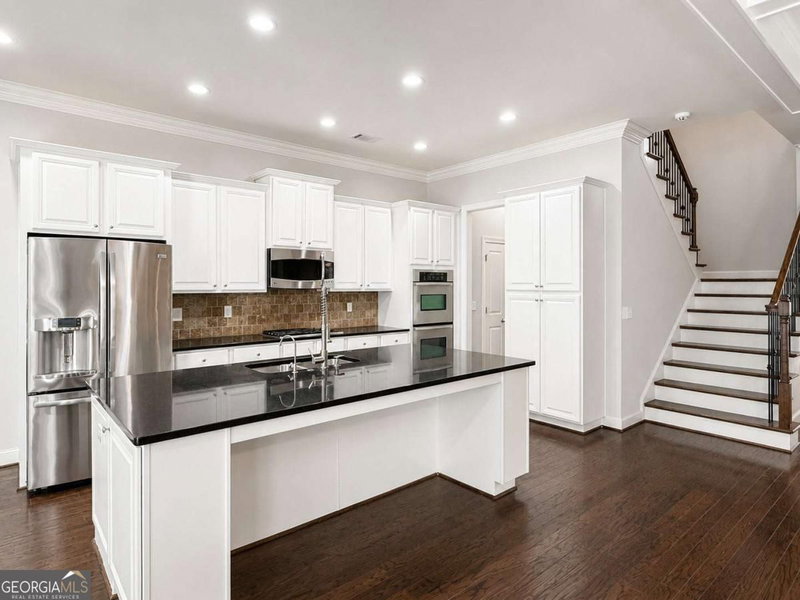 Photo 10 of 514 Glenmanor Court