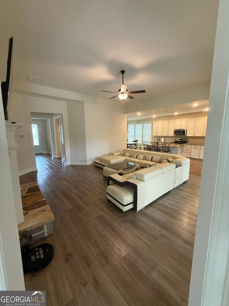 Photo 13 of 469 Silverbell Court