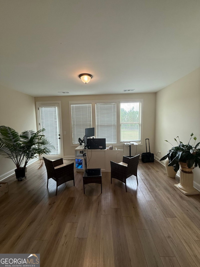 Photo 18 of 469 Silverbell Court