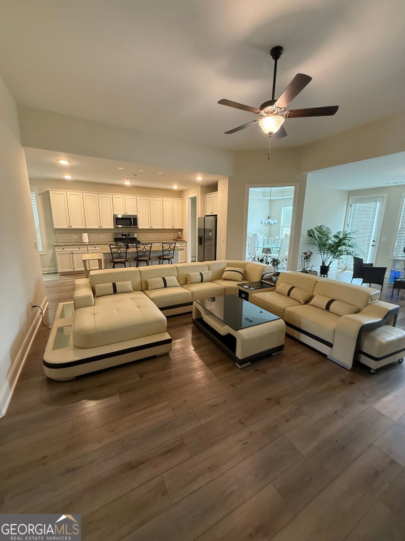 Photo 9 of 469 Silverbell Court